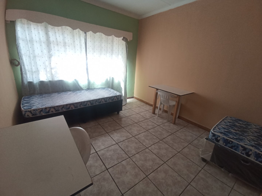 To Let  Bedroom Property for Rent in Bult West North West